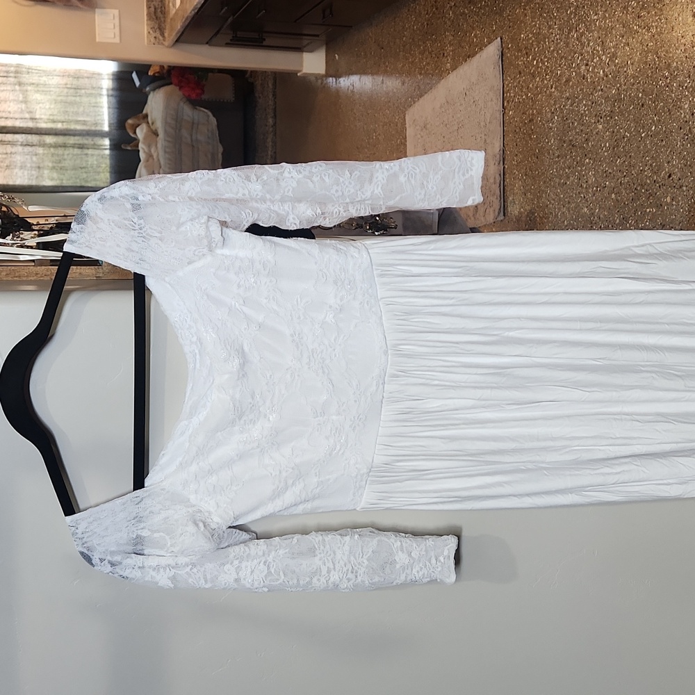 Sew Trendy white maternity dress for photo shoot